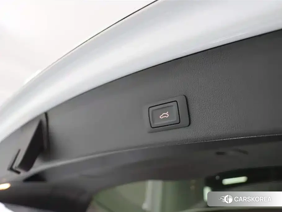 Audi Q5L id 4583711 из Китая 8