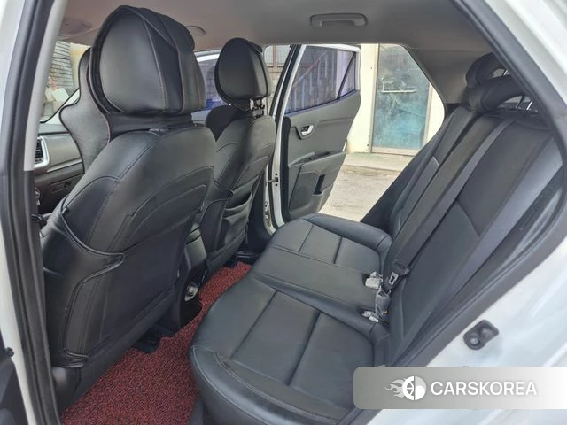 Kia Stonic id 3845741 из Кореи 8