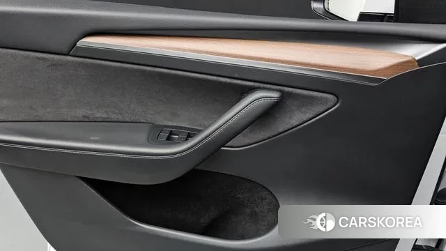 Tesla Model Y id 3596857 из Кореи 8