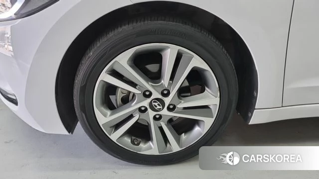 Hyundai Avante AD id 4397839 из Кореи 8