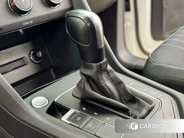 Volkswagen Tiguan L id 4208576 из Китая 8