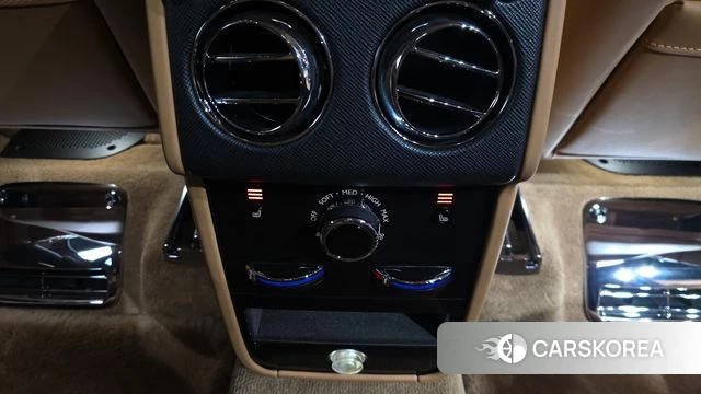 Rolls-Royce Cullinan id 3877282 из Кореи 8