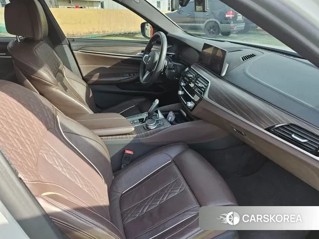 BMW 5 Series (G30) id 3544069 из Кореи 8