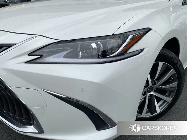 Lexus ES id 4261448 из Китая 8