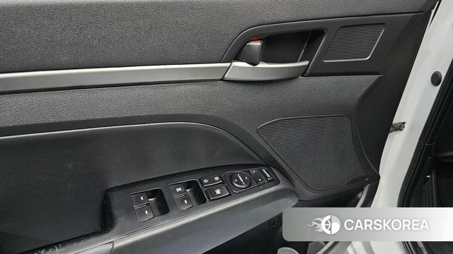 Hyundai Avante AD id 4020639 из Кореи 8