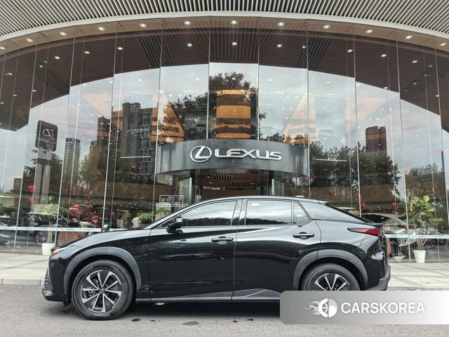 Lexus RZ id 4276740 из Китая 8