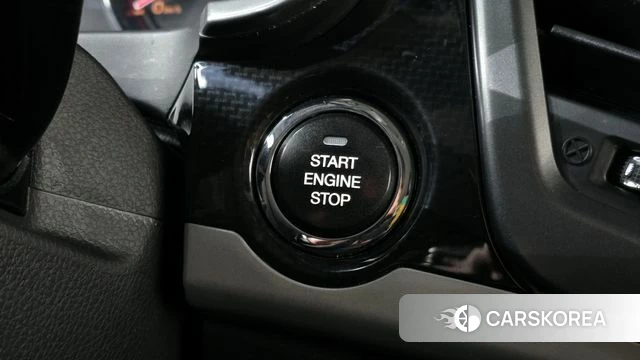 Ssangyong New Style Korando C id 4203767 из Кореи 8