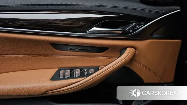 BMW 5 Series (G30) id 3349963 из Кореи 8