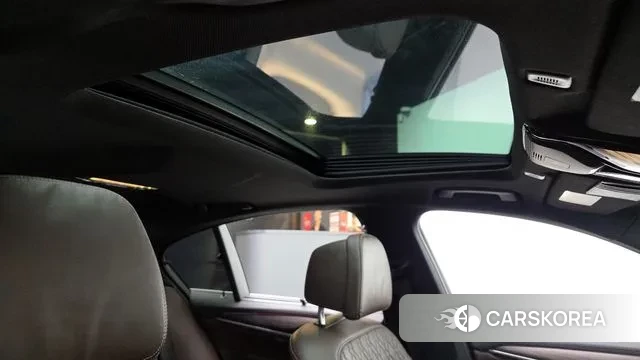 BMW 5 Series (G30) id 3583544 из Кореи 8