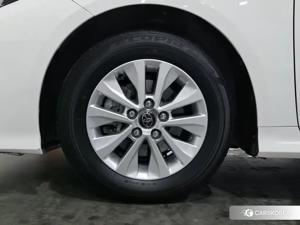 Toyota Corolla id 4576331 из Китая 8