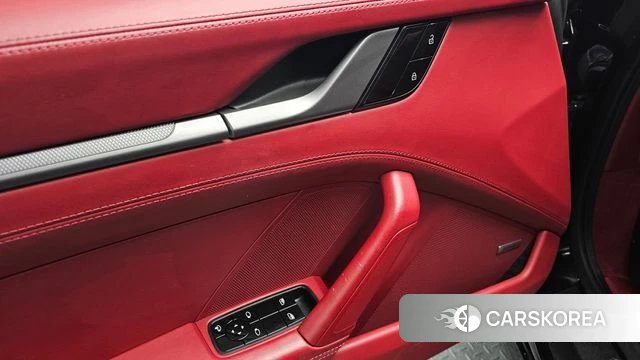 Porsche 911(992) id 4179849 из Кореи 8