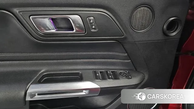 Ford Mustang id 3329389 из Кореи 8