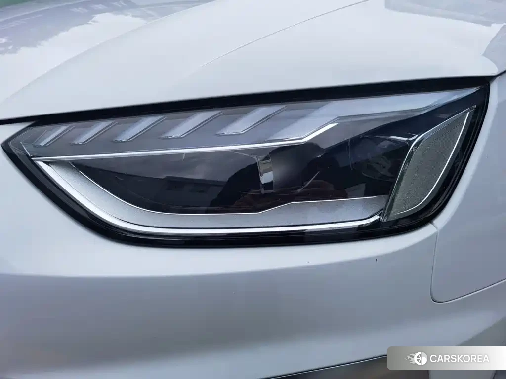 Audi A4L id 4654974 из Китая 8