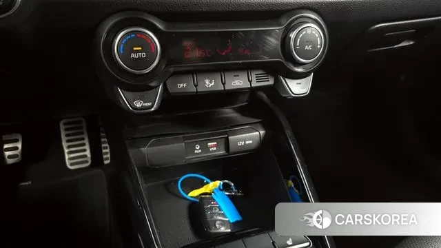 Kia Stonic id 3505595 из Кореи 8