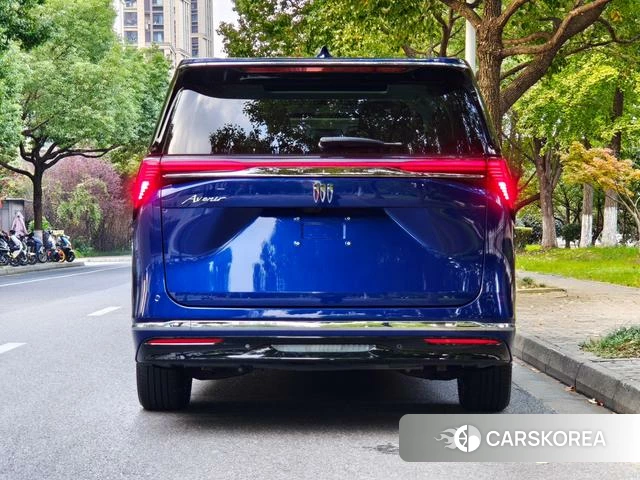 Buick GL8 PHEV id 3939491 из Китая 8