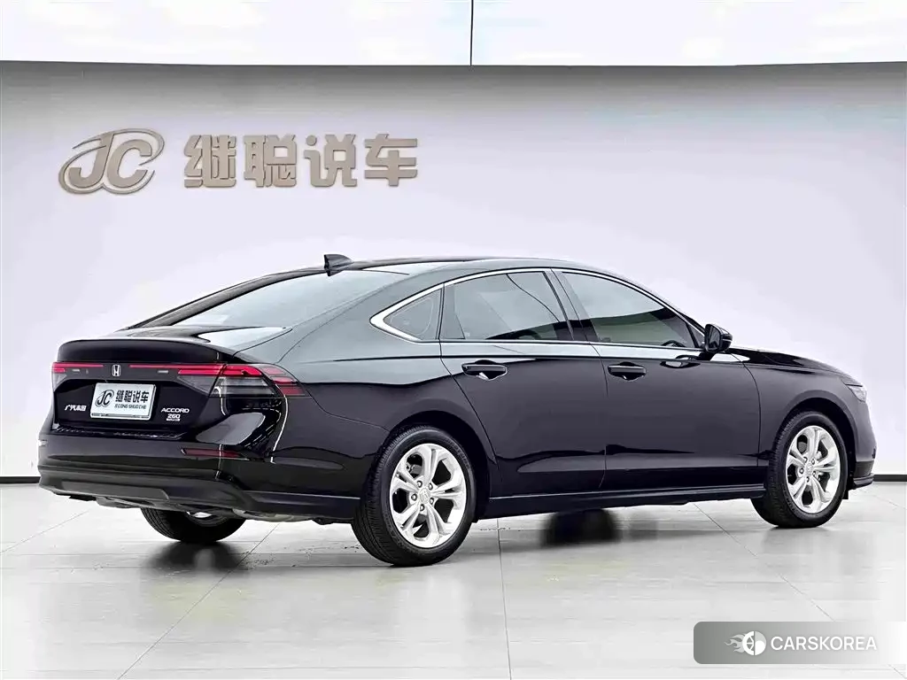 Honda Accord id 4553902 из Китая 8