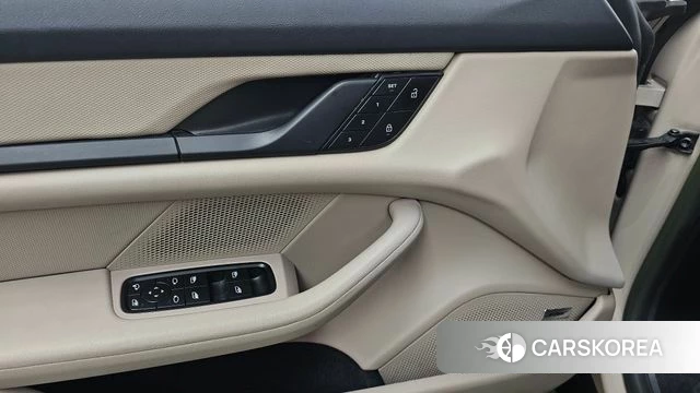 Porsche Taycan id 4591853 из Кореи 8