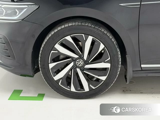 Volkswagen Passat id 4365827 из Китая 8