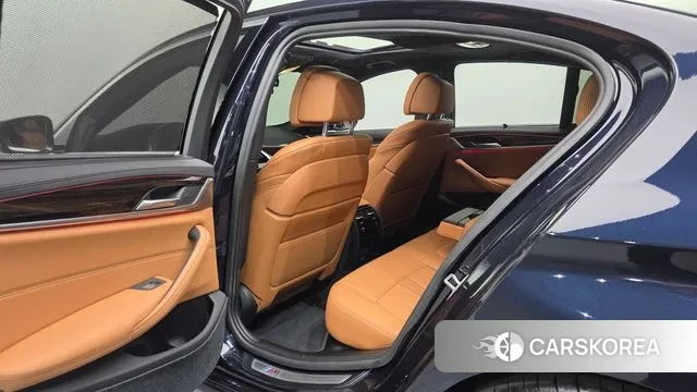 BMW 5 Series (G30) id 3685659 из Кореи 8