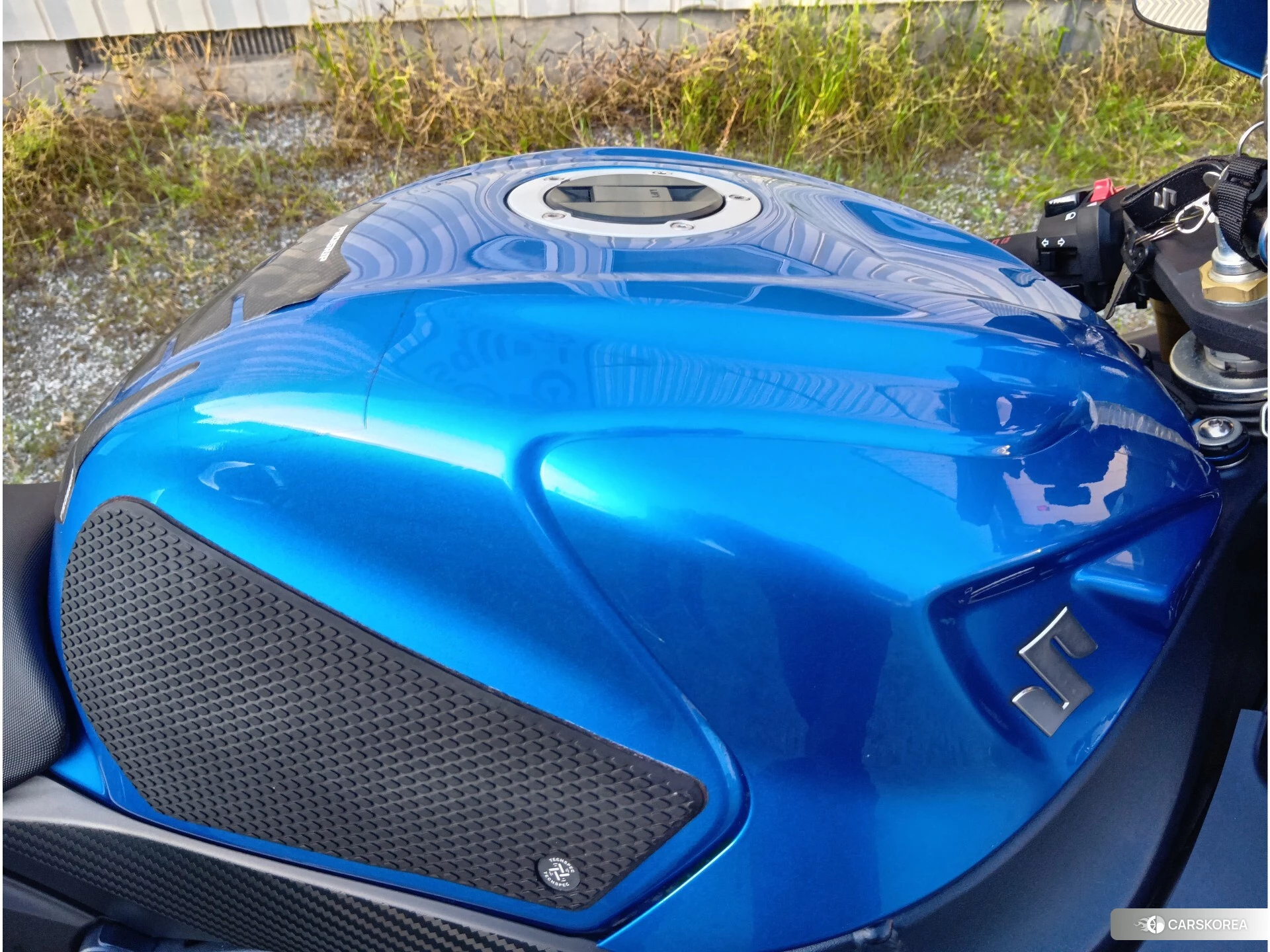 Suzuki GSX-R750 id 4380125 из Японии 8