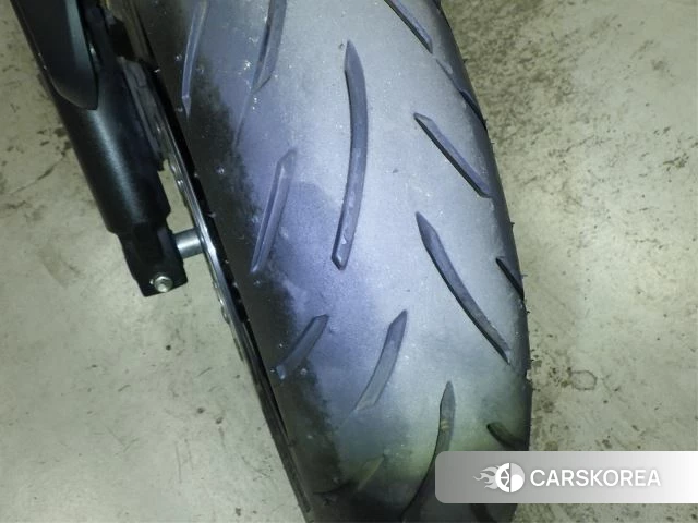 Suzuki GLADIUS 400 id 3947119 из Японии 8