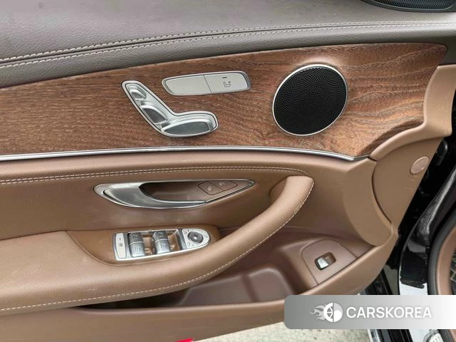 Mercedes-Benz E-class id 3908621 из Китая 8