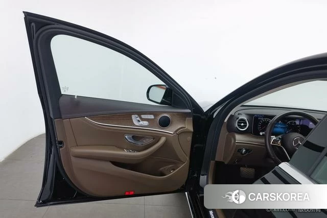 Mercedes-Benz E-class id 4334705 из Китая 8