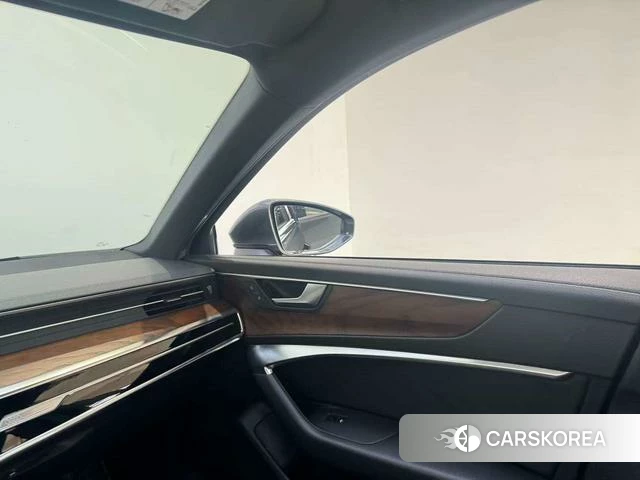Audi A6L id 4341600 из Китая 8