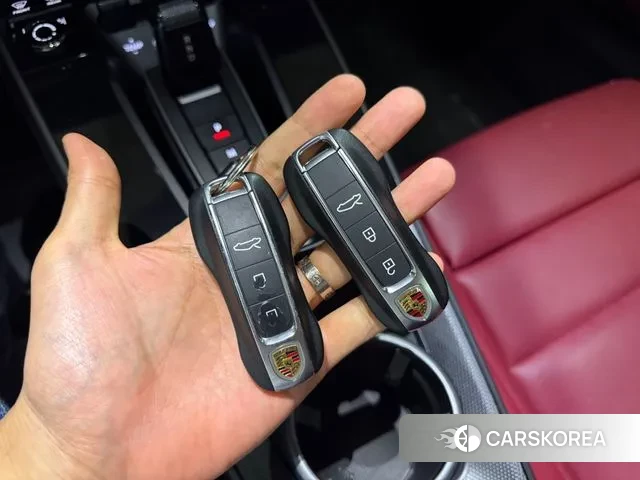 Porsche 911(992) id 3513993 из Кореи 8