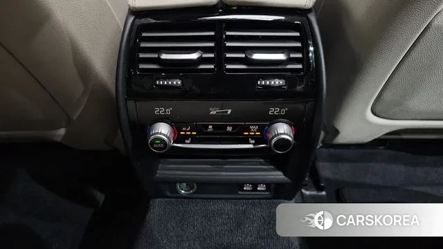 BMW 5 Series (G30) id 3717446 из Кореи 8