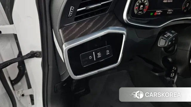 Audi A6 (C8) id 3591664 из Кореи 8