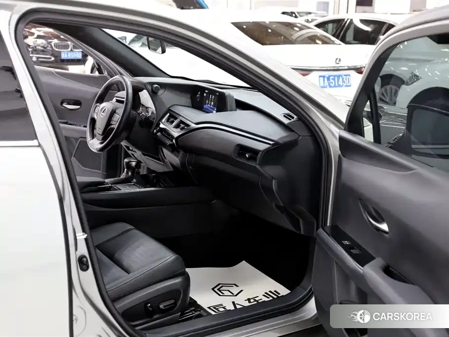 Lexus UX id 4685910 из Китая 8