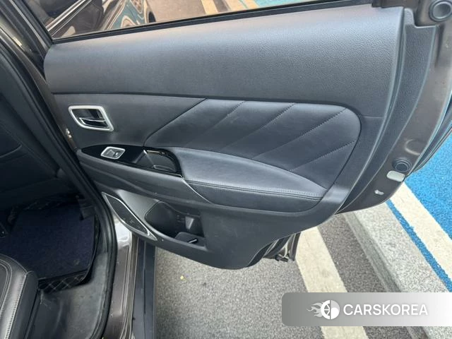 Mitsubishi  Outlander id 4227860 из Китая 8