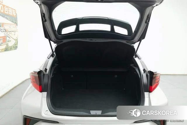 Toyota C-HR id 4276269 из Китая 8