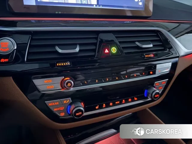 BMW 5 Series (G30) id 3555608 из Кореи 8