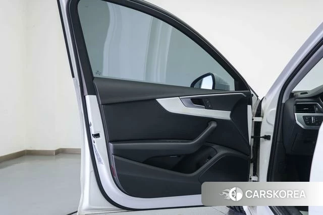 Audi A4L id 4263482 из Китая 8