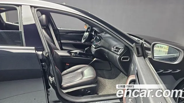 Maserati Ghibli id 2870499 из Кореи 8