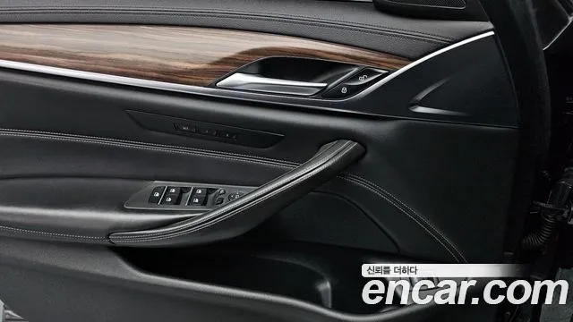 BMW 5 Series (G30) id 2584486 из Кореи 8