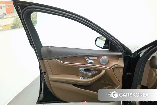 Mercedes-Benz E-class id 4313989 из Китая 8