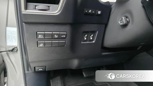 Lexus NX300h id 3873072 из Кореи 8