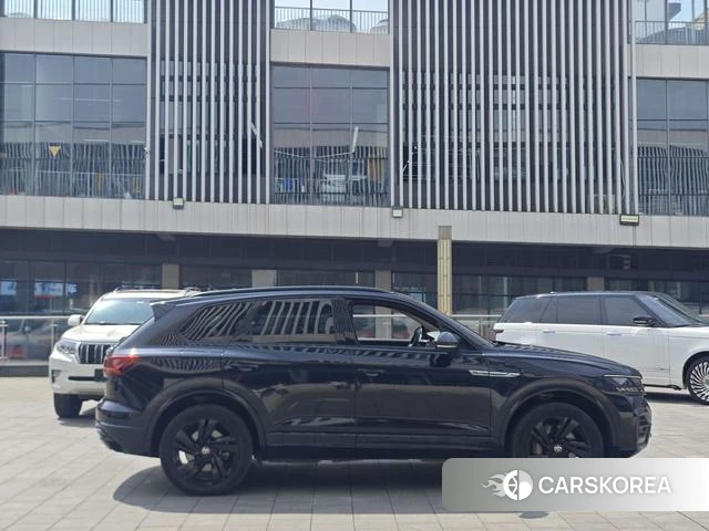 Volkswagen Touareg id 4259743 из Китая 8