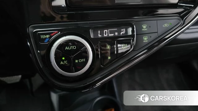 Toyota Prius C id 4464799 из Кореи 8