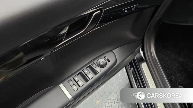 Hyundai Grandeur Hybrid (GN7) id 2900169 из Кореи 8