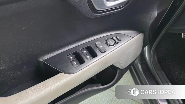 Kia Stonic id 4596329 из Кореи 8