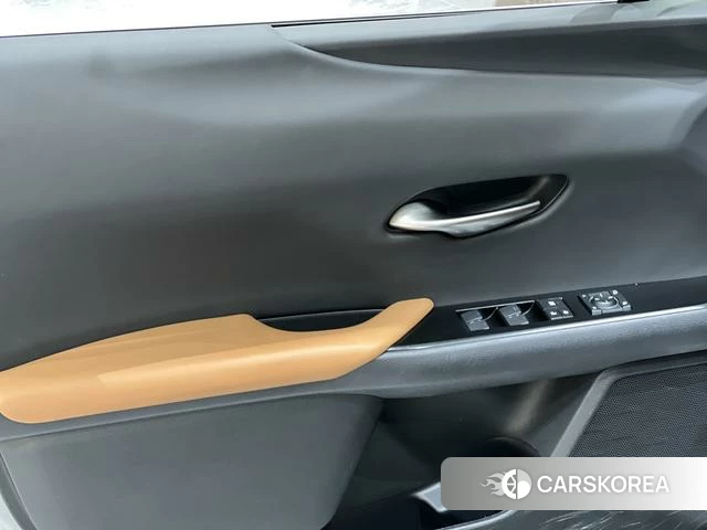 Lexus UX id 4213333 из Китая 8