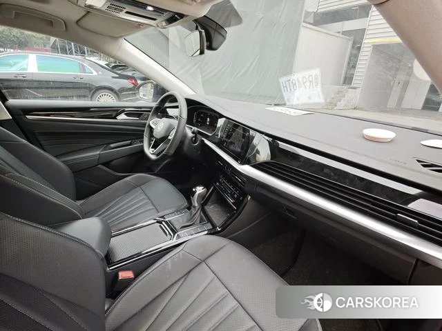 Volkswagen Passat id 4333447 из Китая 8
