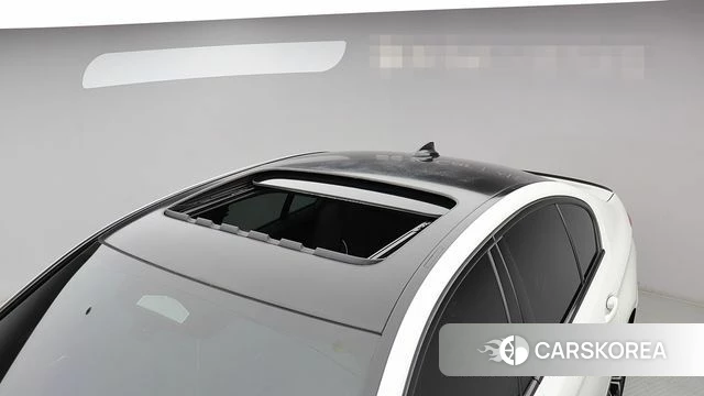 BMW 5 Series (G30) id 3898691 из Кореи 8