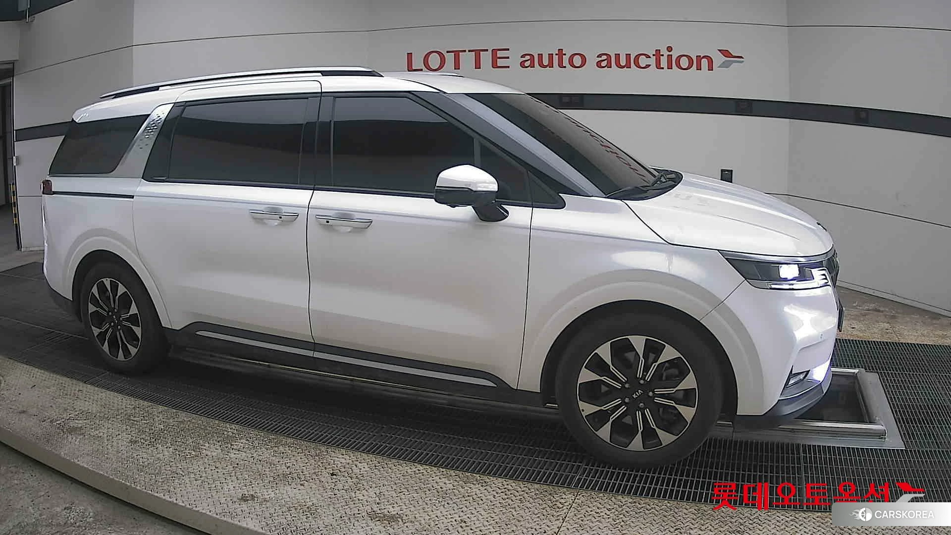 Kia Carnival id 3888386 из Кореи 8