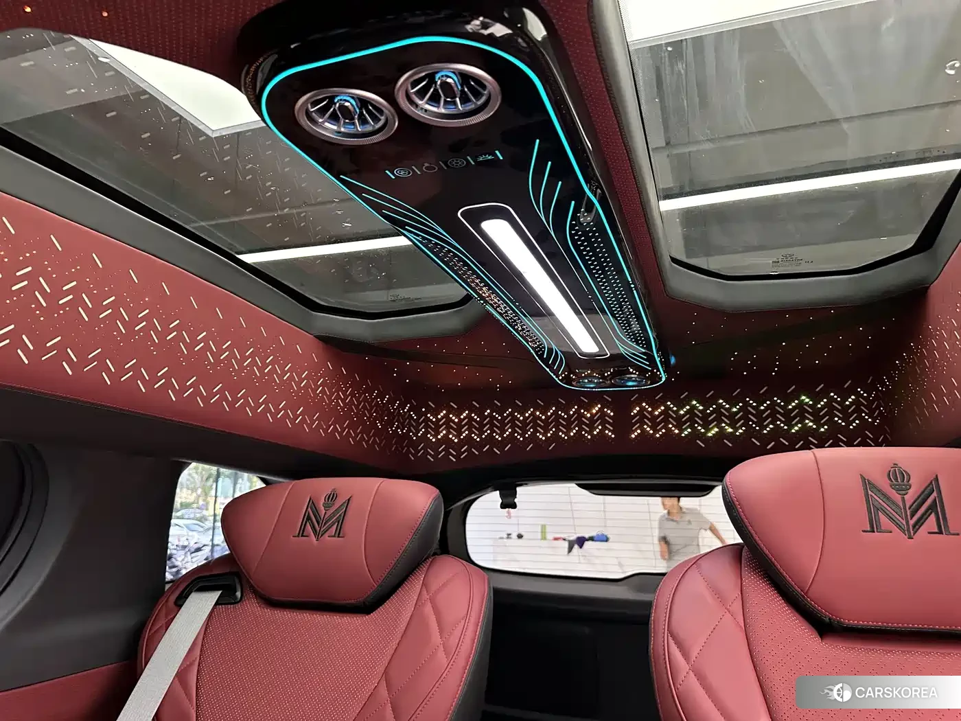 Toyota Sienna id 4655169 из Китая 8