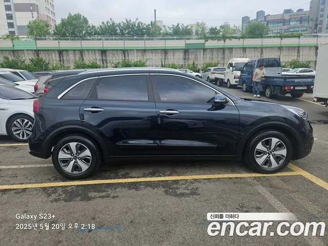 Kia Niro id 2766283 из Кореи 8